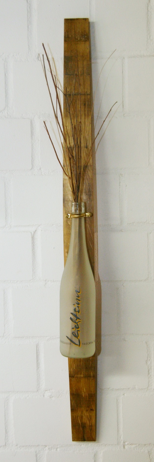 Flaschenvase auf Fassdaube